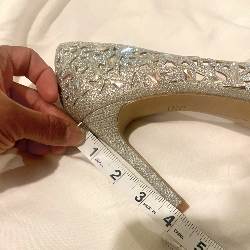 INC Formal Silver Sequins Pumps size 6.5M - Picture 2 of 4